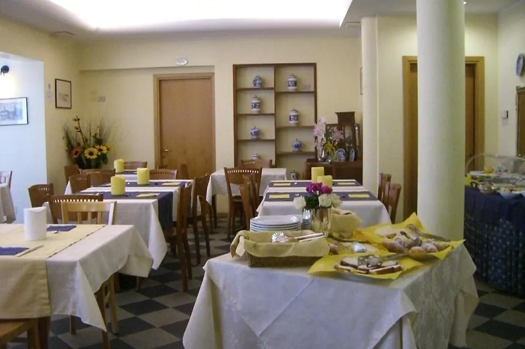 Hotel Lido Lido di Jesolo 3*,  Italy